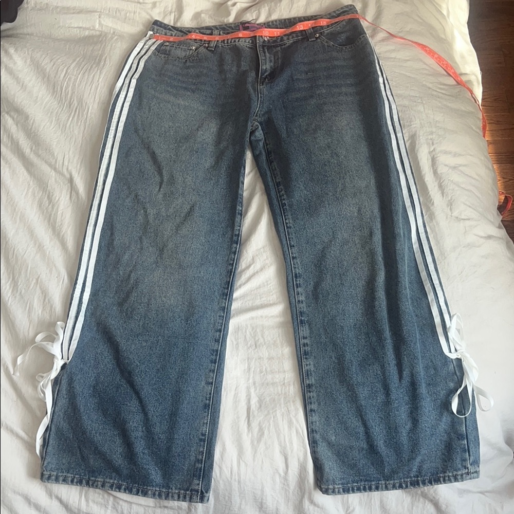 Bow Detail Edikted Jeans